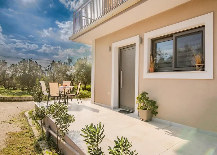 3-bedroom Countryside Retreat Mouzákion
